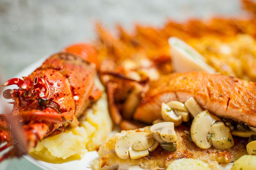 Prato de Comida Japonesa Sushi Imagem JPG