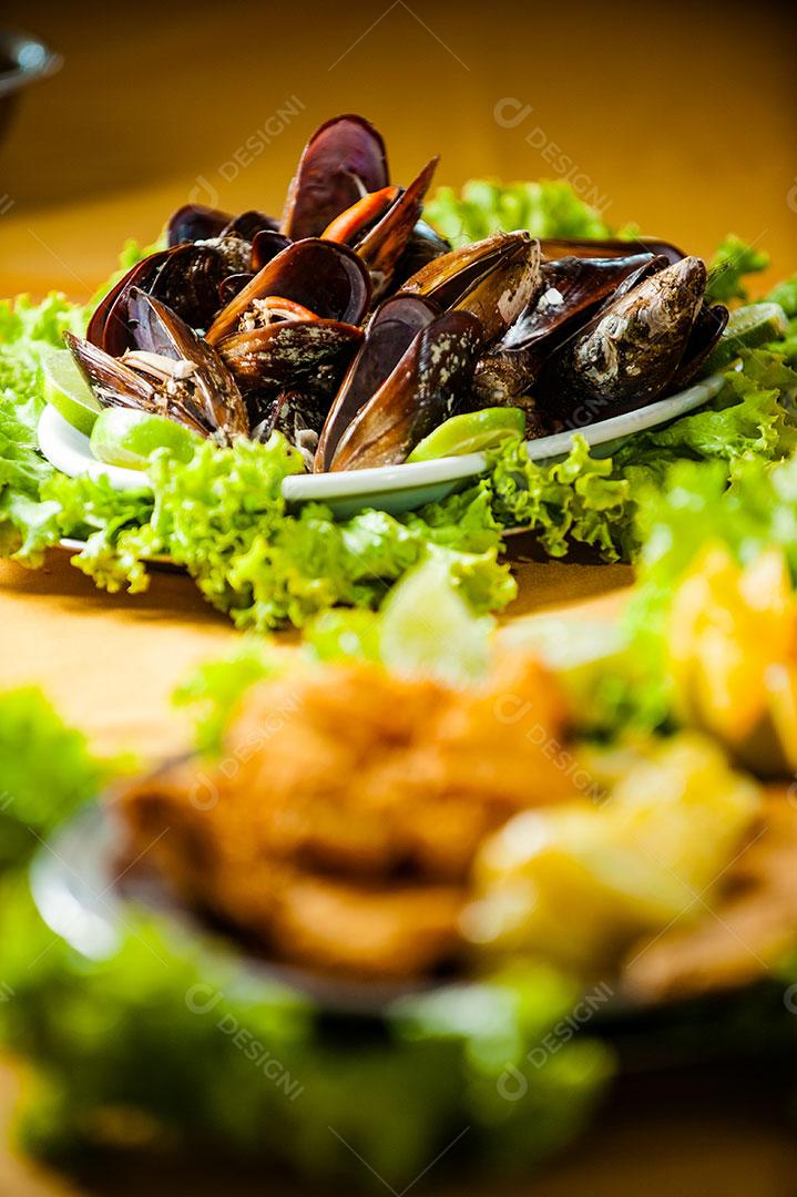 Foto Prato Comida Mexilhão Alface Restaurante Imagem JPG