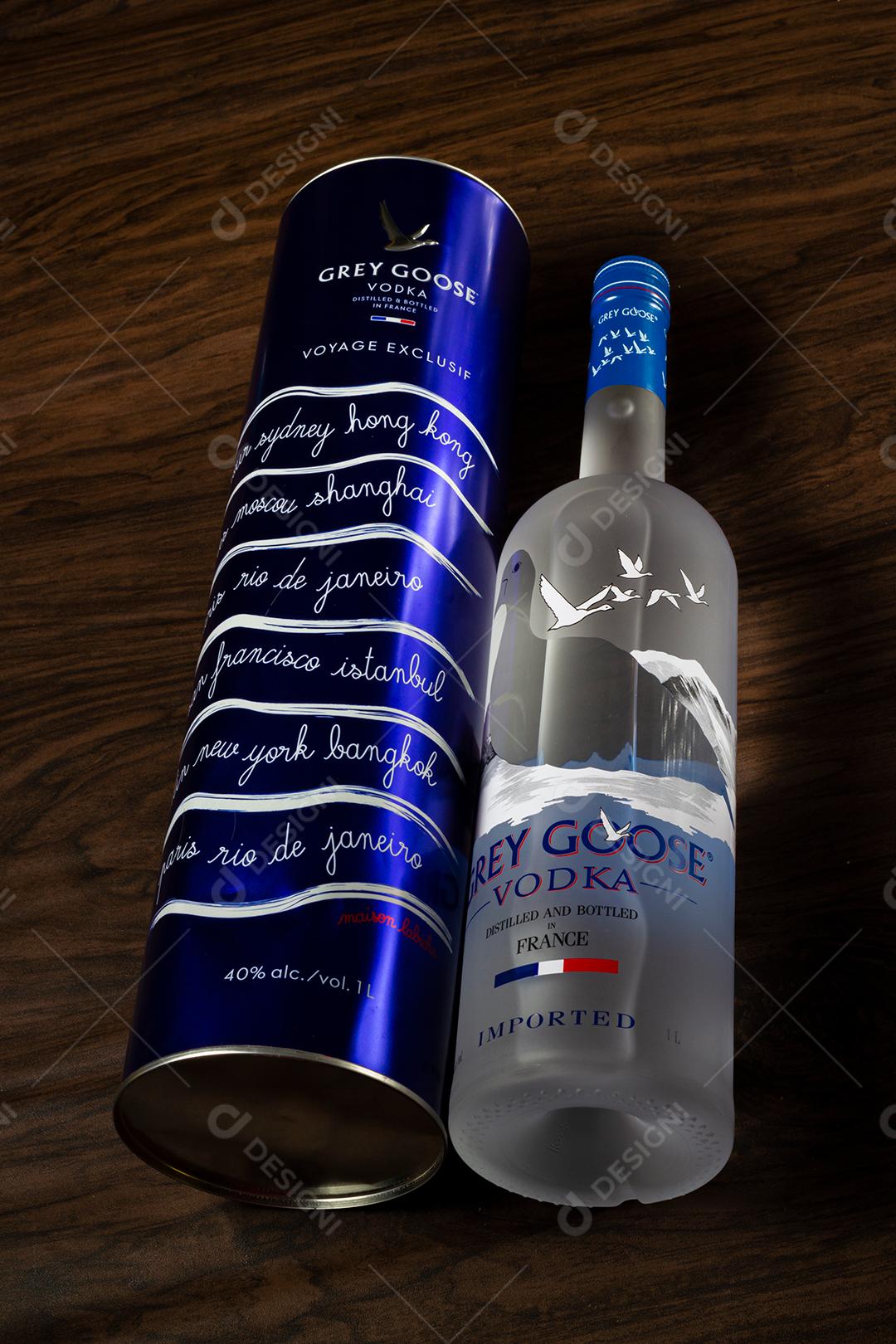 Garrafa De Grey Goose Vodka Francesa Imagem JPG