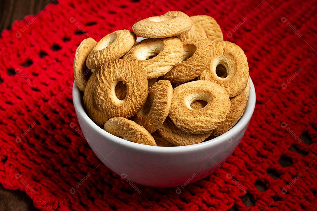 Biscoitos de Coco Anel Servidos Em Uma Tigela Imagem JPG