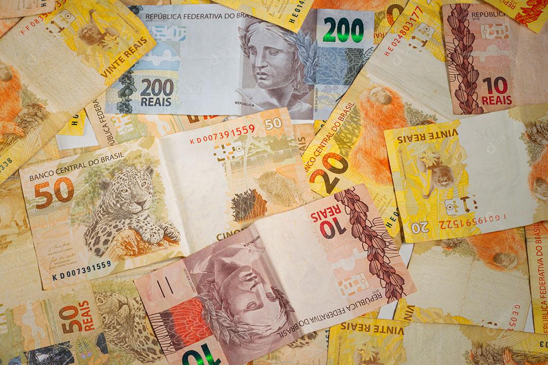 Nota de Dinheiro Brasileiro Duzentas Notas, Dez, Vinte e Cinquenta Reais Imagem JPG