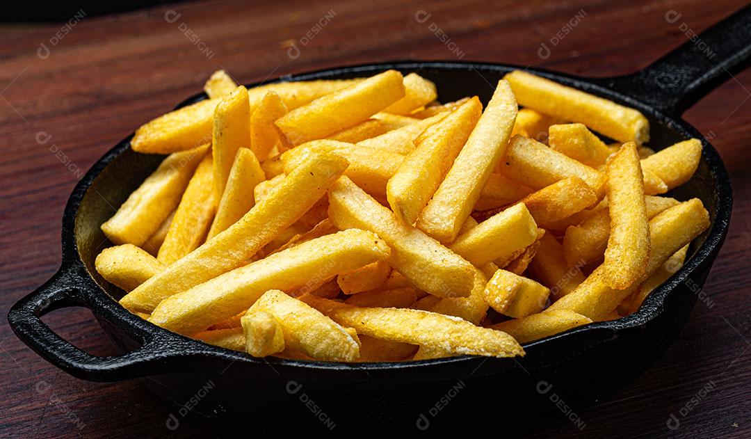 Foto Prato Comida Porção de Batatas Fritas Servidas Imagem JPG