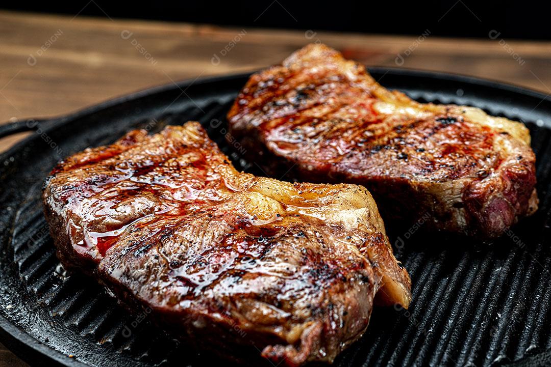 Foto Pedaços Bife Grelhado Gordura Bife Carnes Tradicionais Churrascarias Imagem JPG