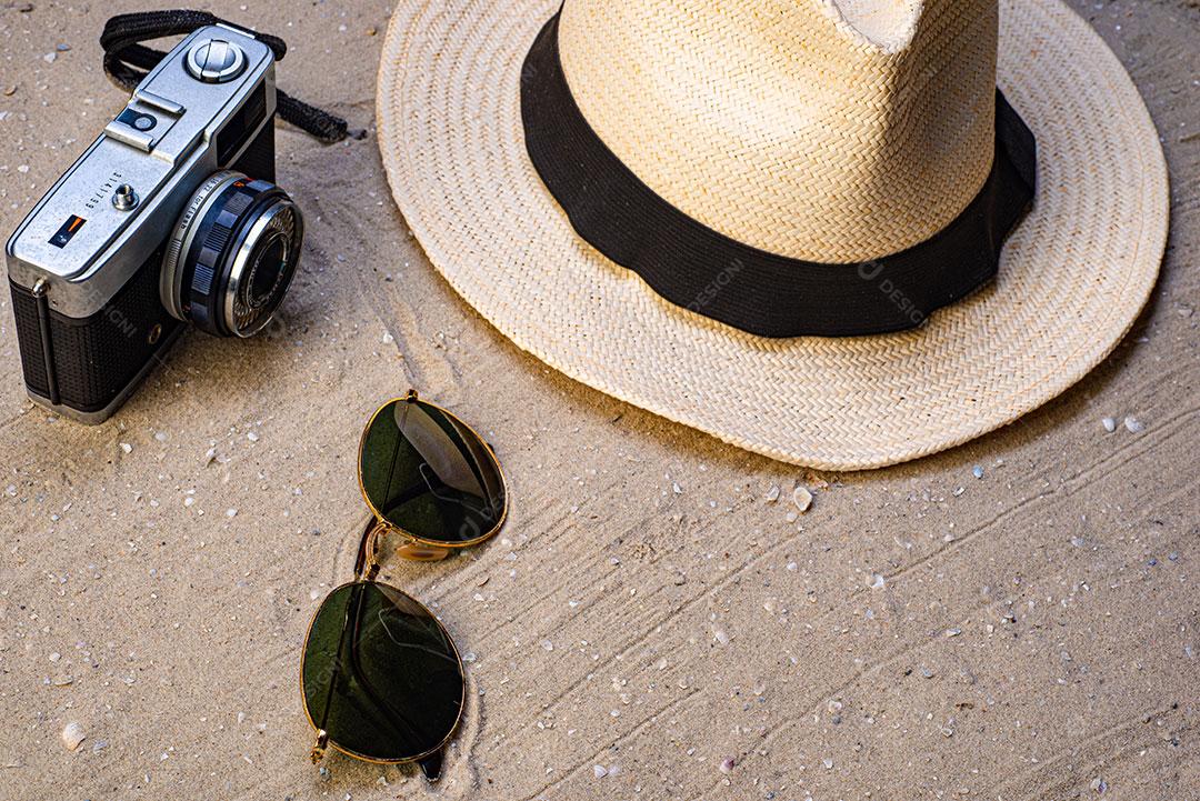 Foto Chapéu de Palha Verão Mar Areia Câmera Imagem JPG