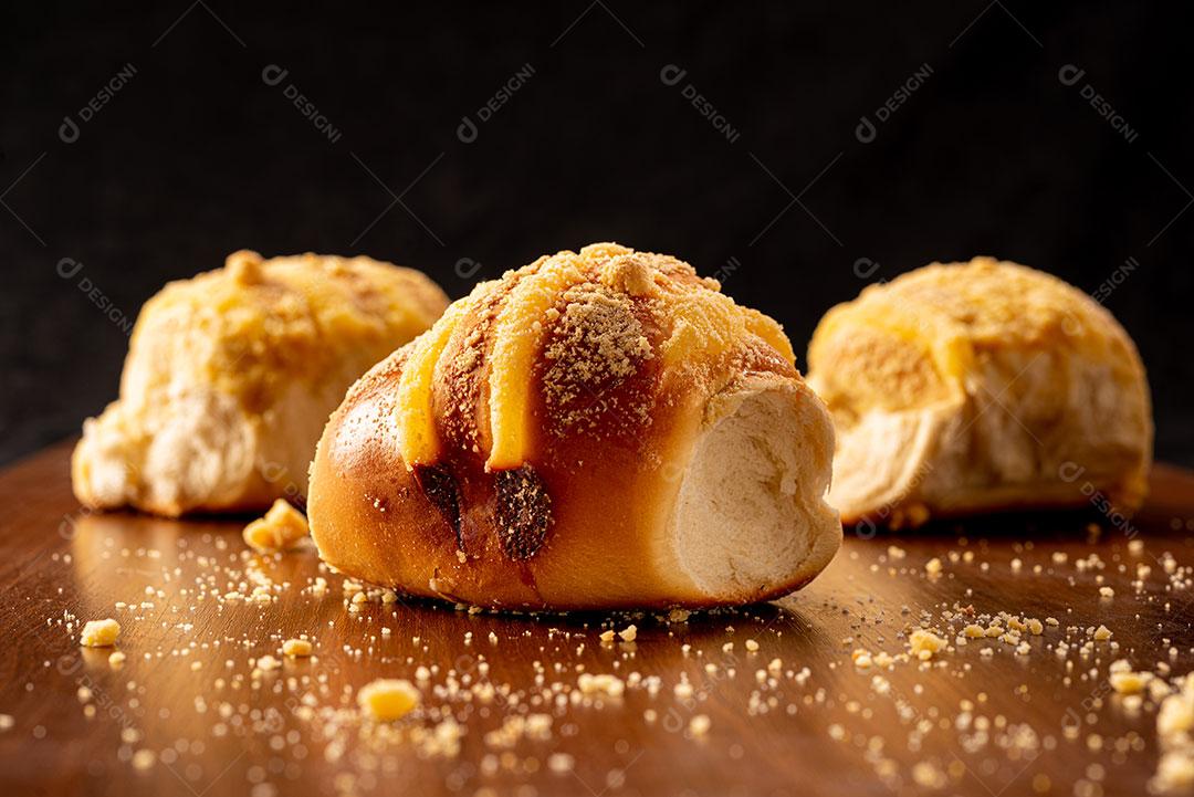 Pão Doce Com Creme de Baunilha Imagem JPG