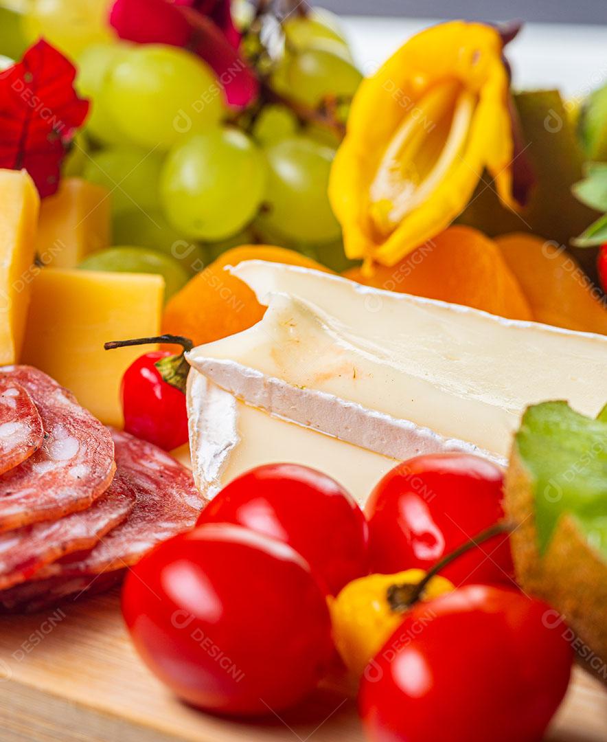 Foto Frutas Lindas Saborosas Encima da Mesa Imagem JPG