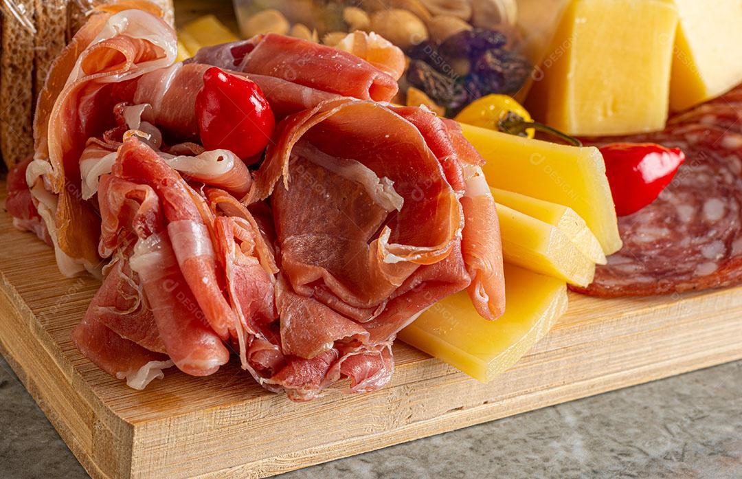 Foto Comida Presunto Muçarela Encima Tabua Imagem JPG