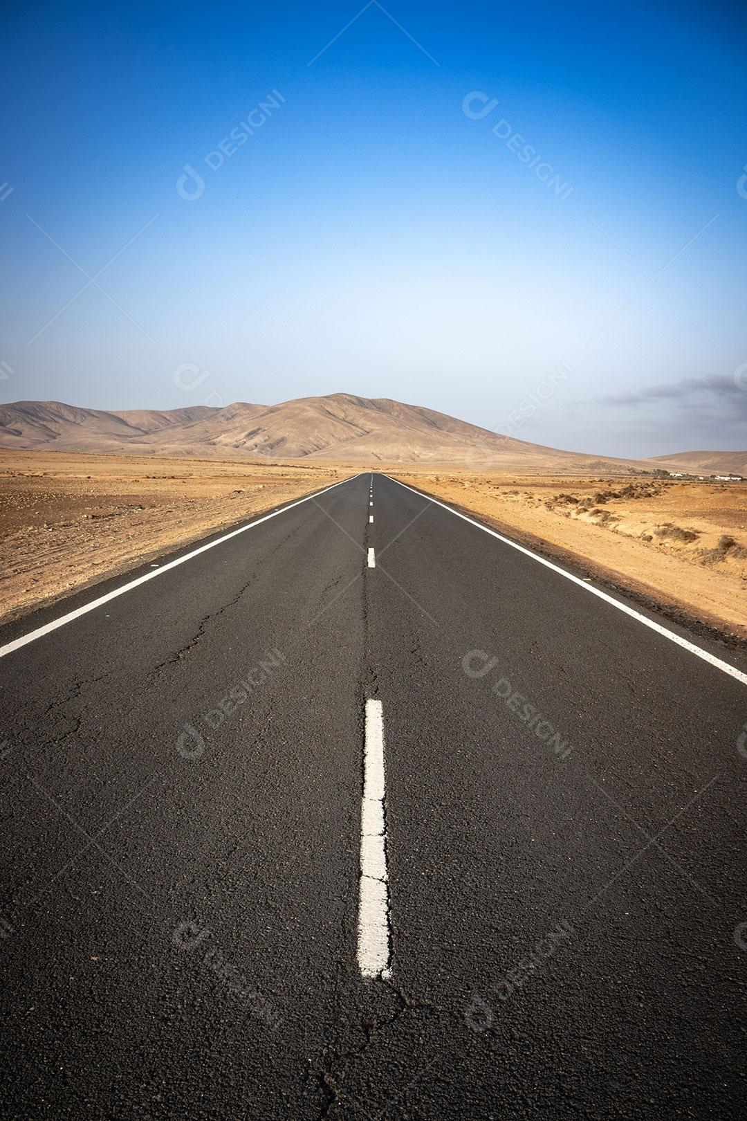 Foto Estrada Céu Limpo Deserta Montanhas Paisagem