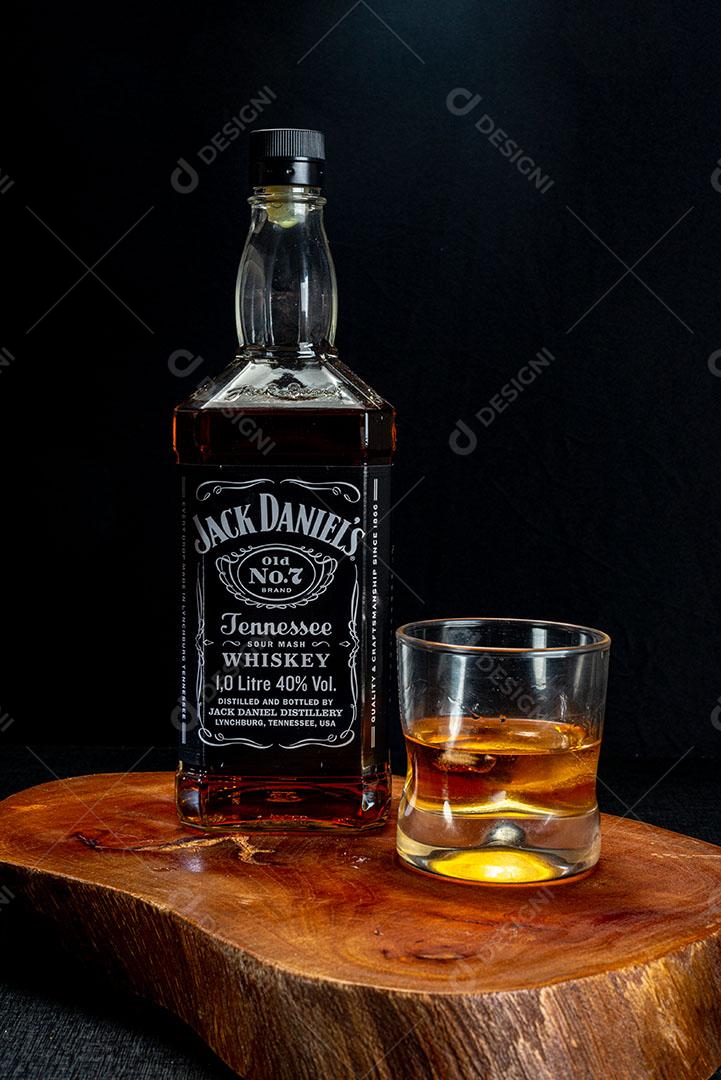 Foto Bebida Jack Daniels Fundo Preto Imagem JPG