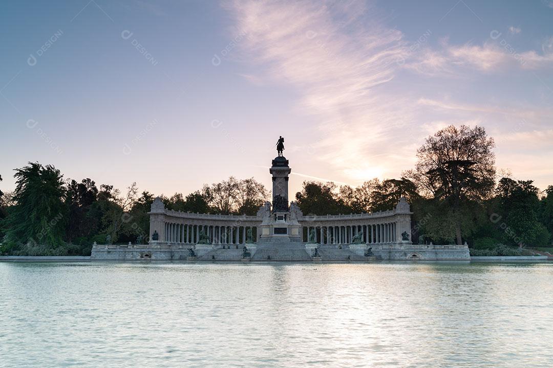 Foto Monumento Rei Espanhol Afonso Parque Retiro Madrid Imagem JPG