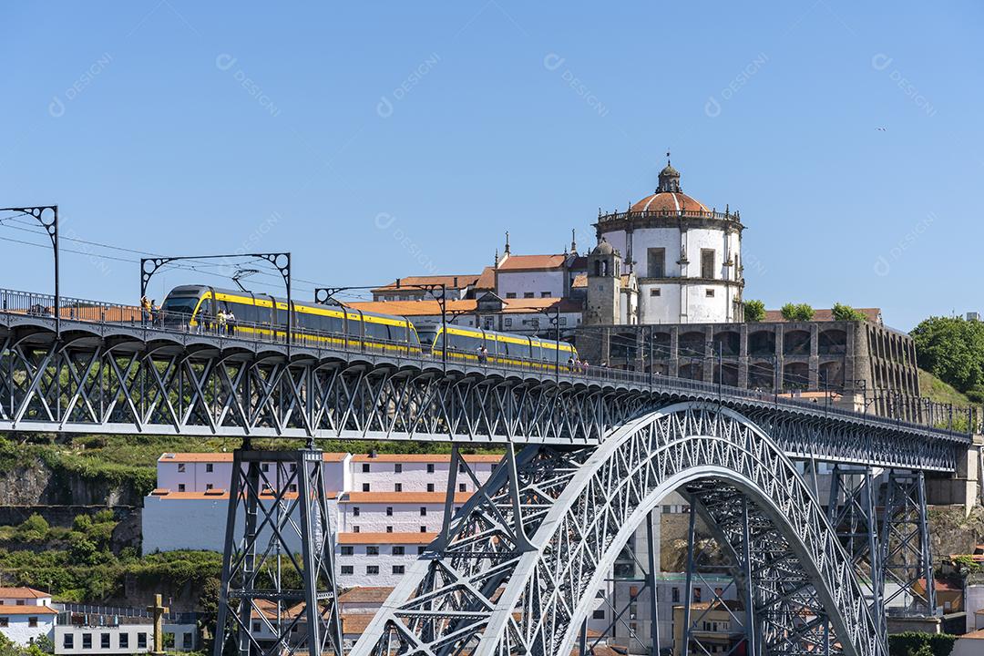 Foto Metro Porto Passar Sobre Ponte Ferro Imagem JPG
