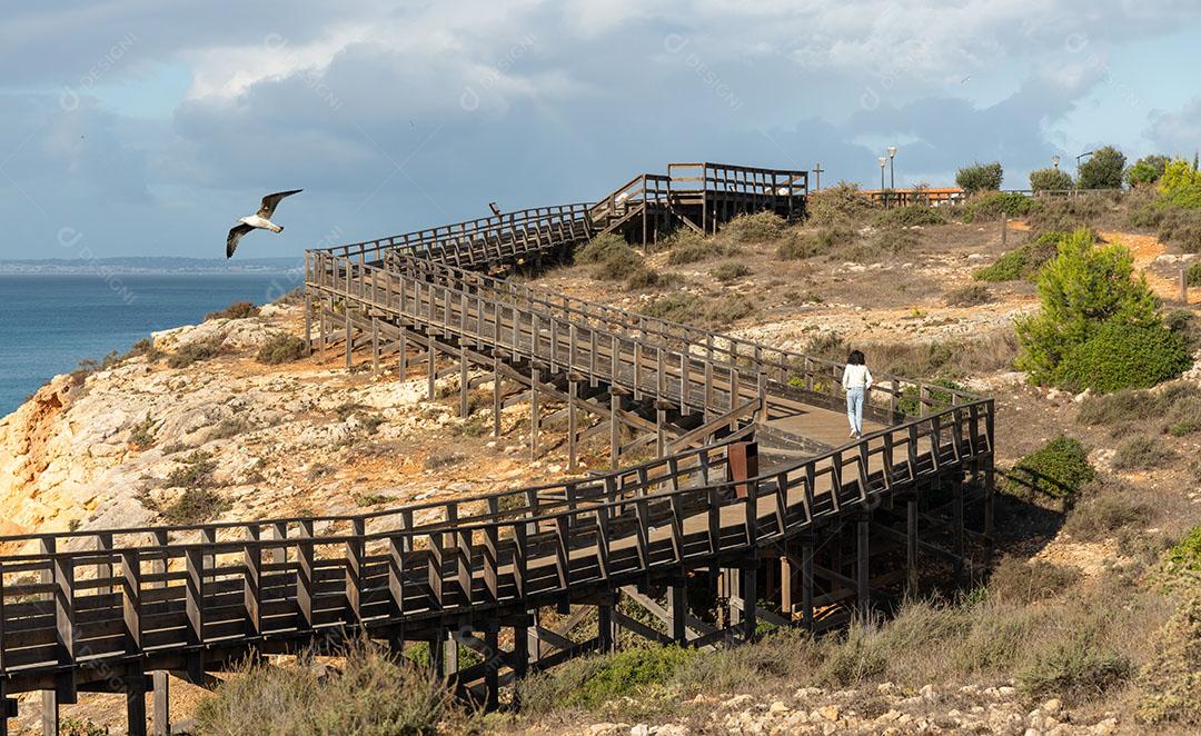 Foto Mulher Sênior Exercitando Beira Mar Passarela Algar Seco Carvoeiro Imagem JPG