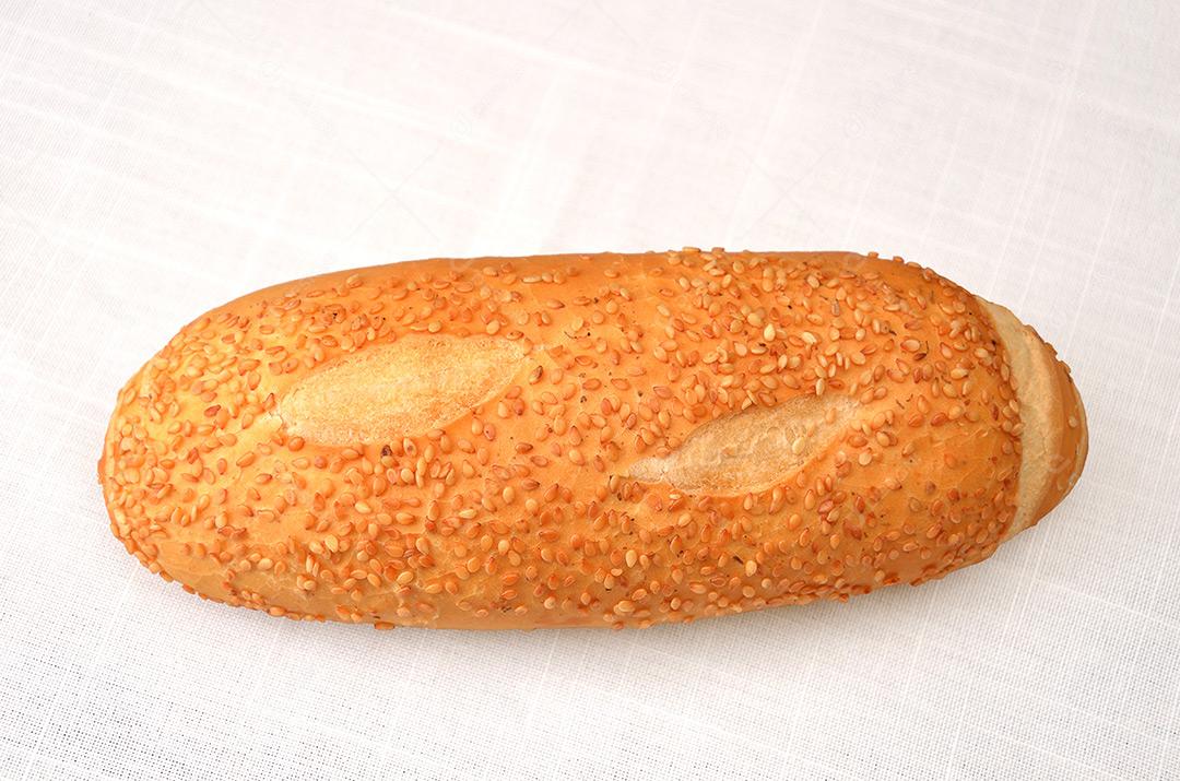 Pão Tipo Baguette Isolada Sobre A Toalha Da Mesa Imagem JPG