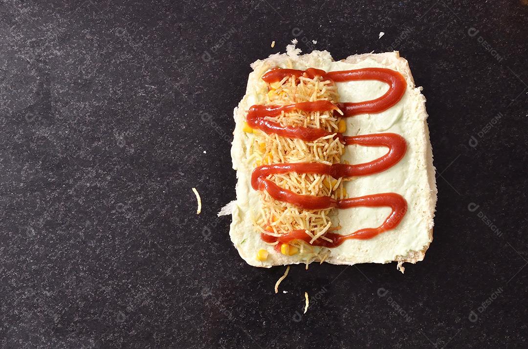 Hot Dog Pronto Com Todos Os Recheios Imagem JPG