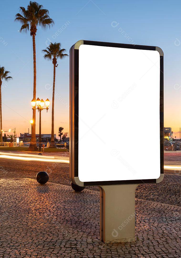 Foto Outdoor Vertical Branco para Advrtise Maquete Imagem JPG