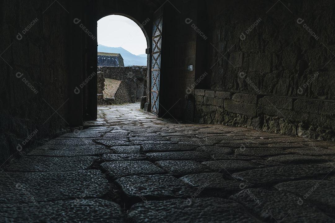Foto Luz Entrando Pela Entrada Parede Valença Minho Portugal Imagem JPG
