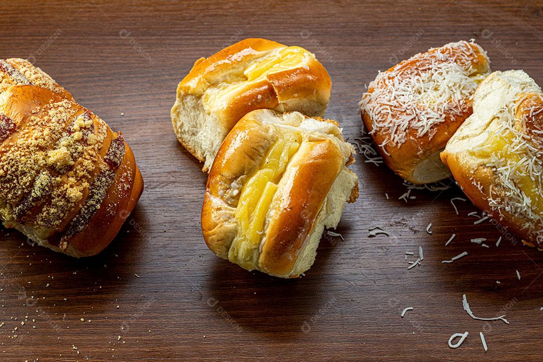 Foto Comida Pão Recheado Doce Encima Mesa Imagem JPG