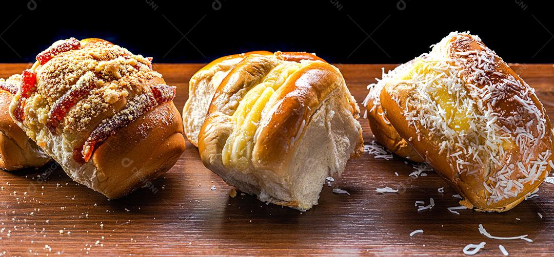 Foto Comida Pão Recheado Doce Encima Mesa Imagem JPG