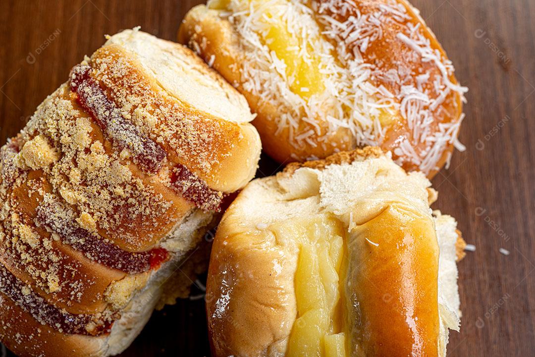 Foto Comida Pão Recheado Doce Encima Mesa Imagem JPG