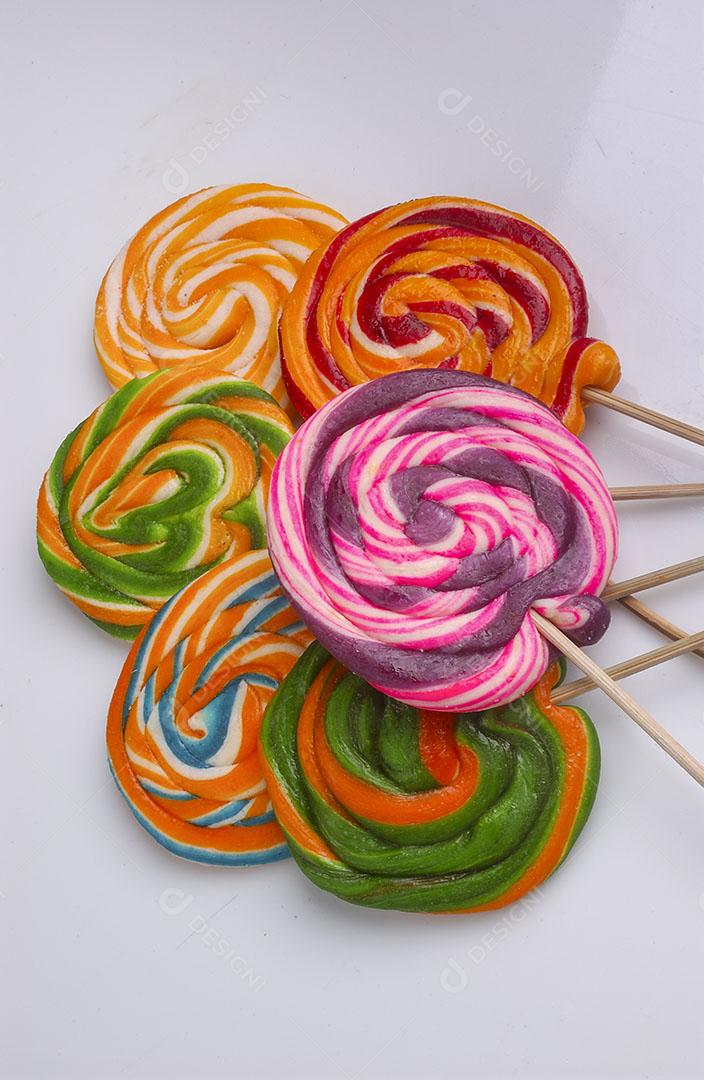 Foto Pirulito Artesanal Colorido Sobre Fundo Branco Imagem JPG