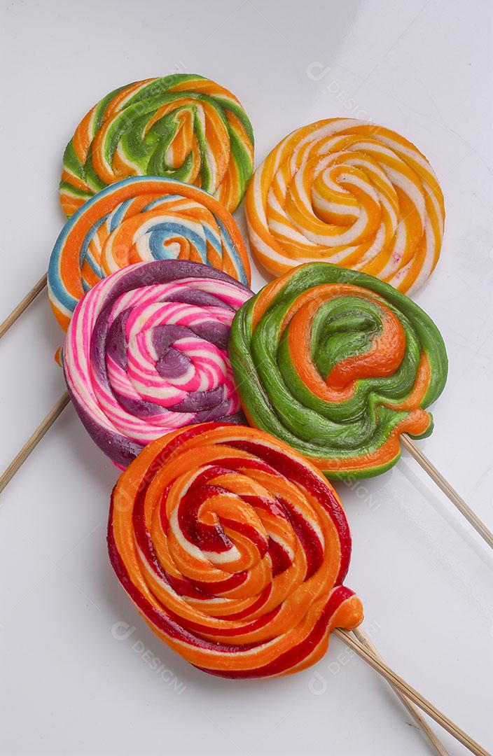 Foto Pirulito Artesanal Colorido Sobre Fundo Branco Imagem JPG