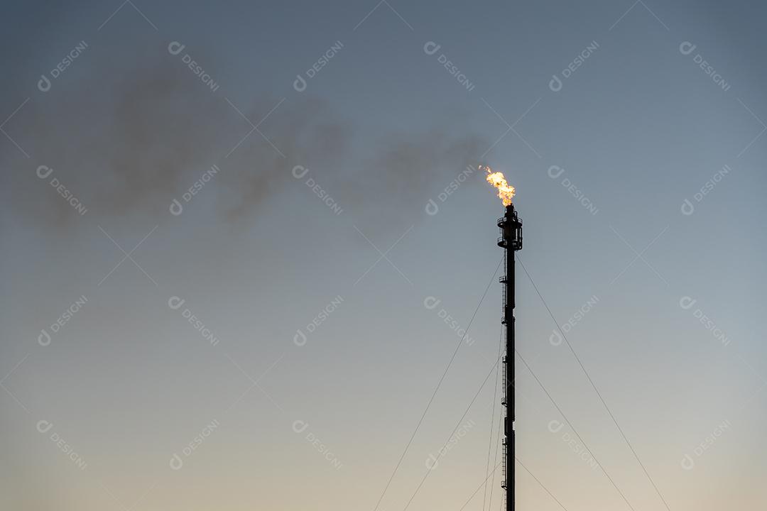 Foto Óleo Fumaça Pétroleo Fogo Imagem JPG