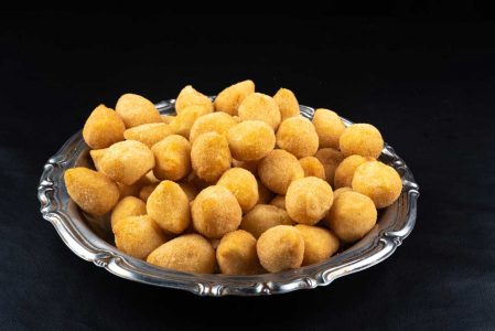 Foto Bandeja Cheia De Coxinhas Salgadinhos Imagem JPG