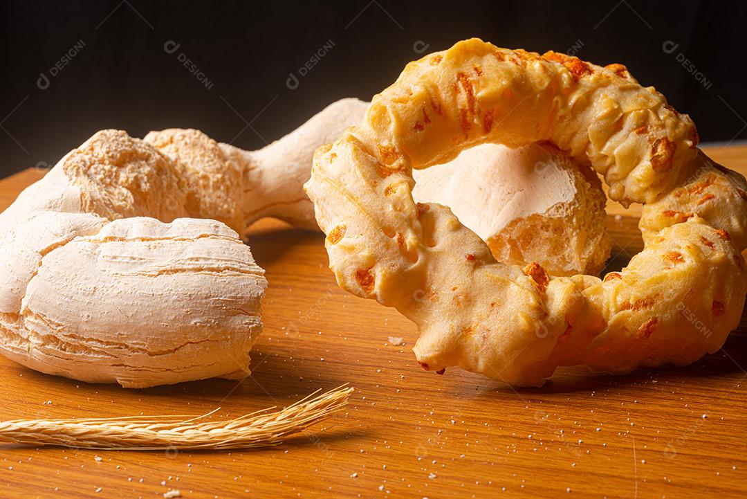 Biscoito De Queijo Sobre A Mesa De Madeira Imagem JPG