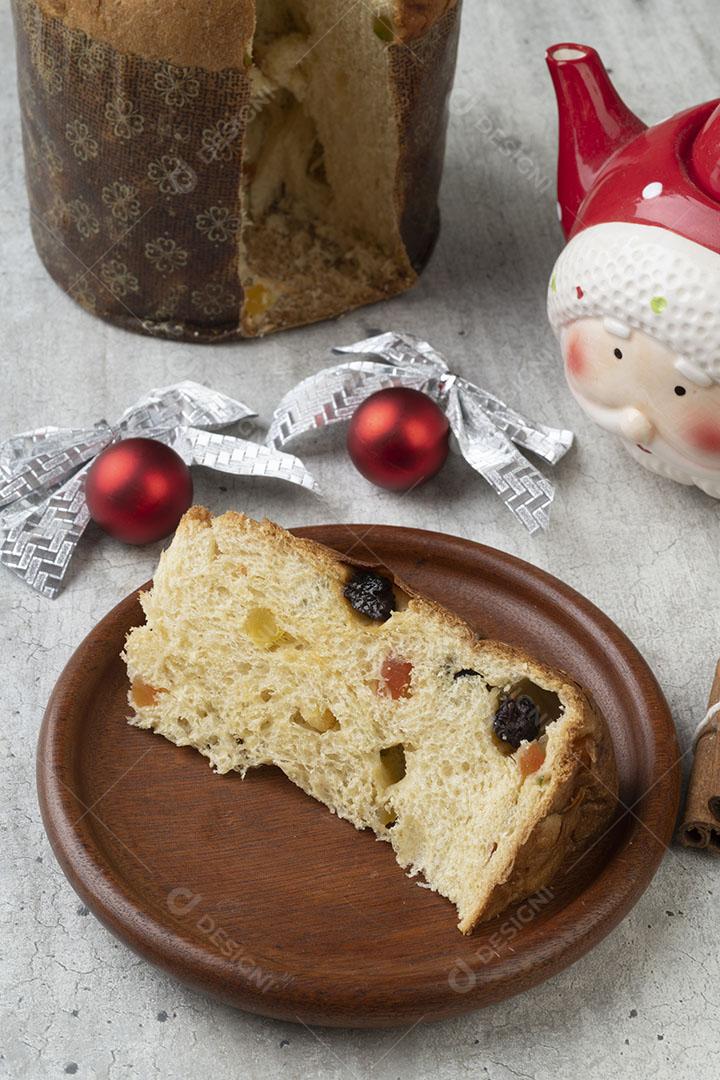 Foto Tradicional Panetone Bolo Frutas Natal Sobre Placa Madeira Imagem JPG