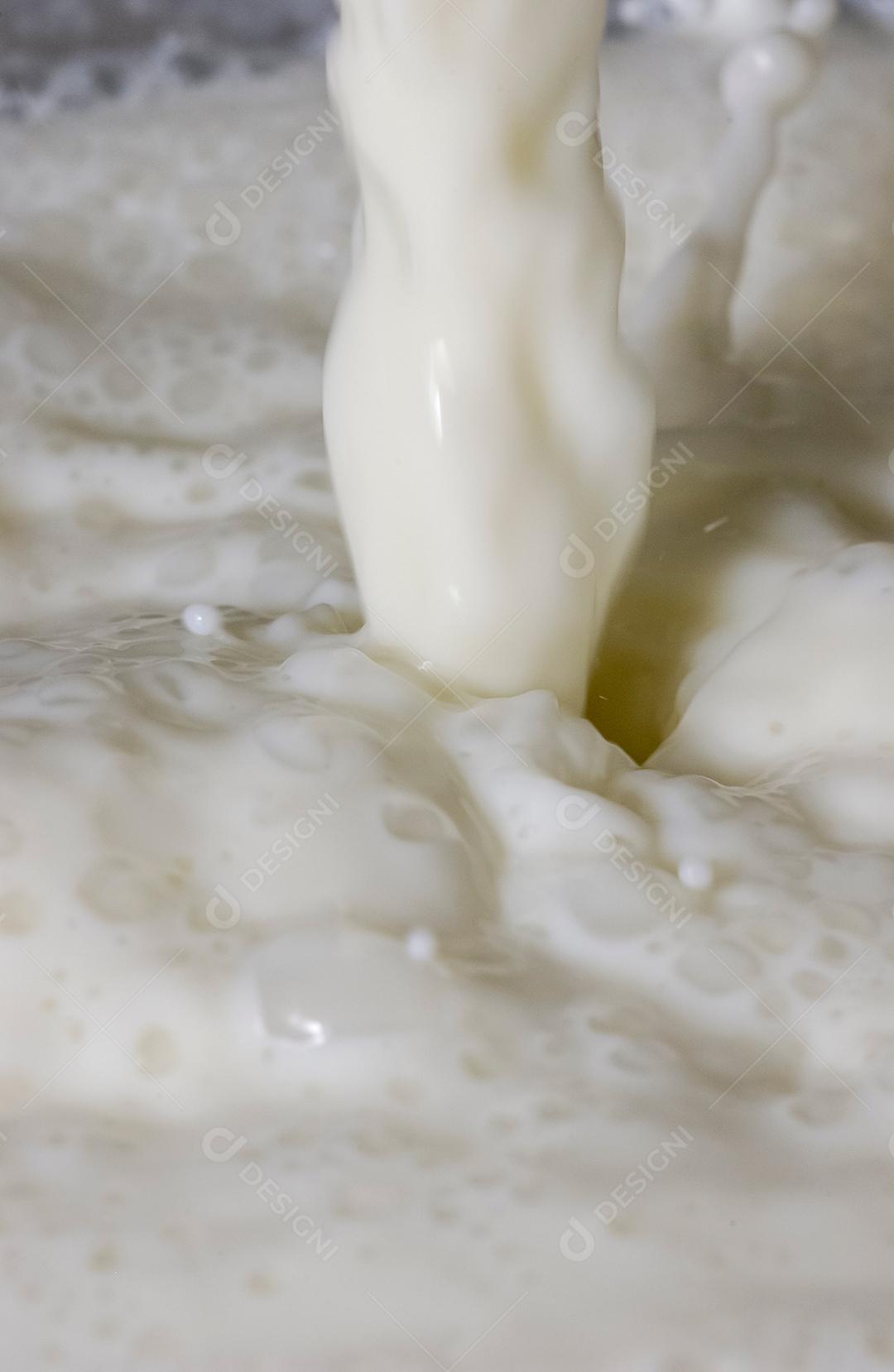 Leite Fresco Bolhas Formando Imagem JPG
