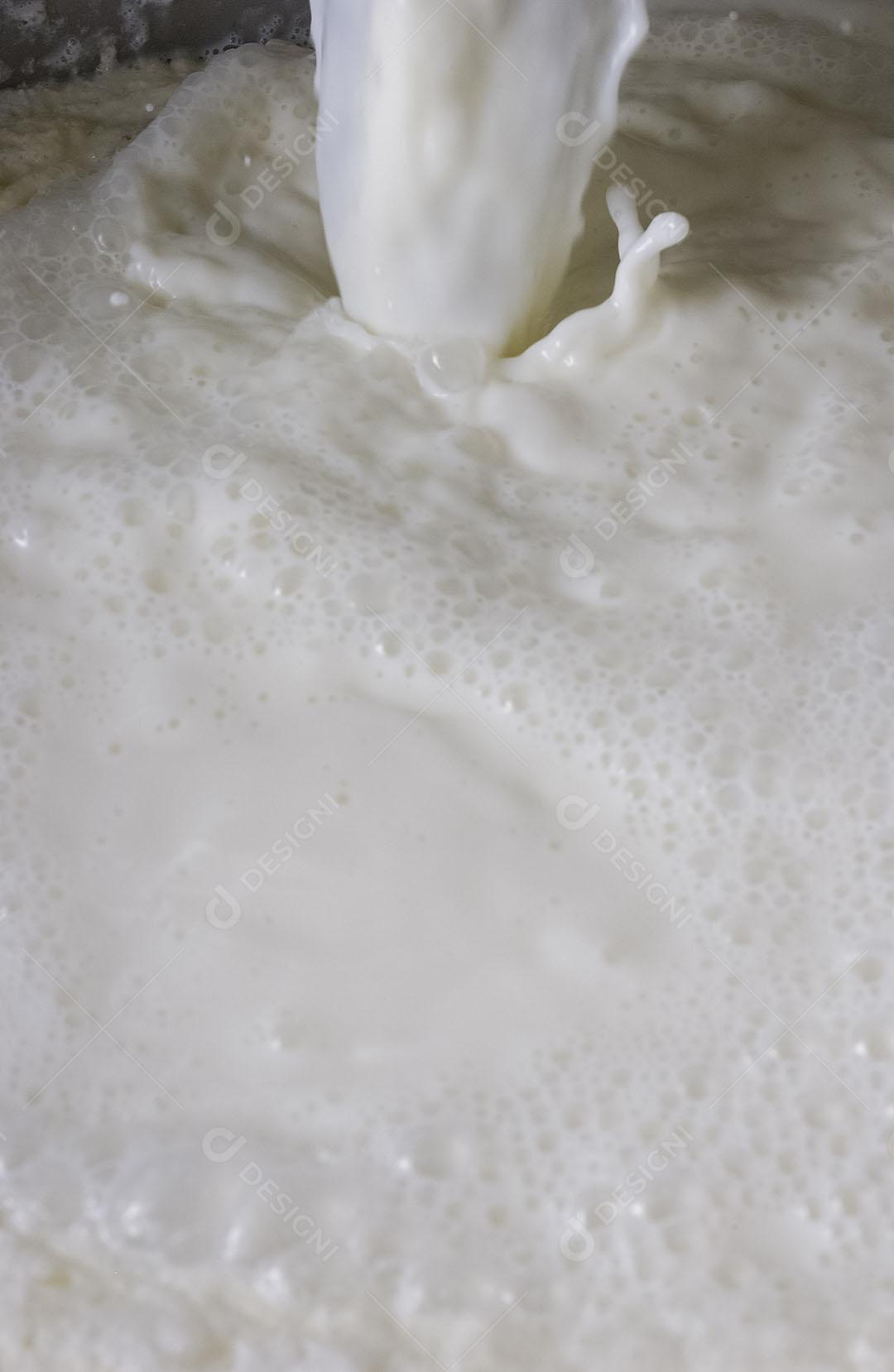 Leite Fresco Bolhas Formando Imagem JPG