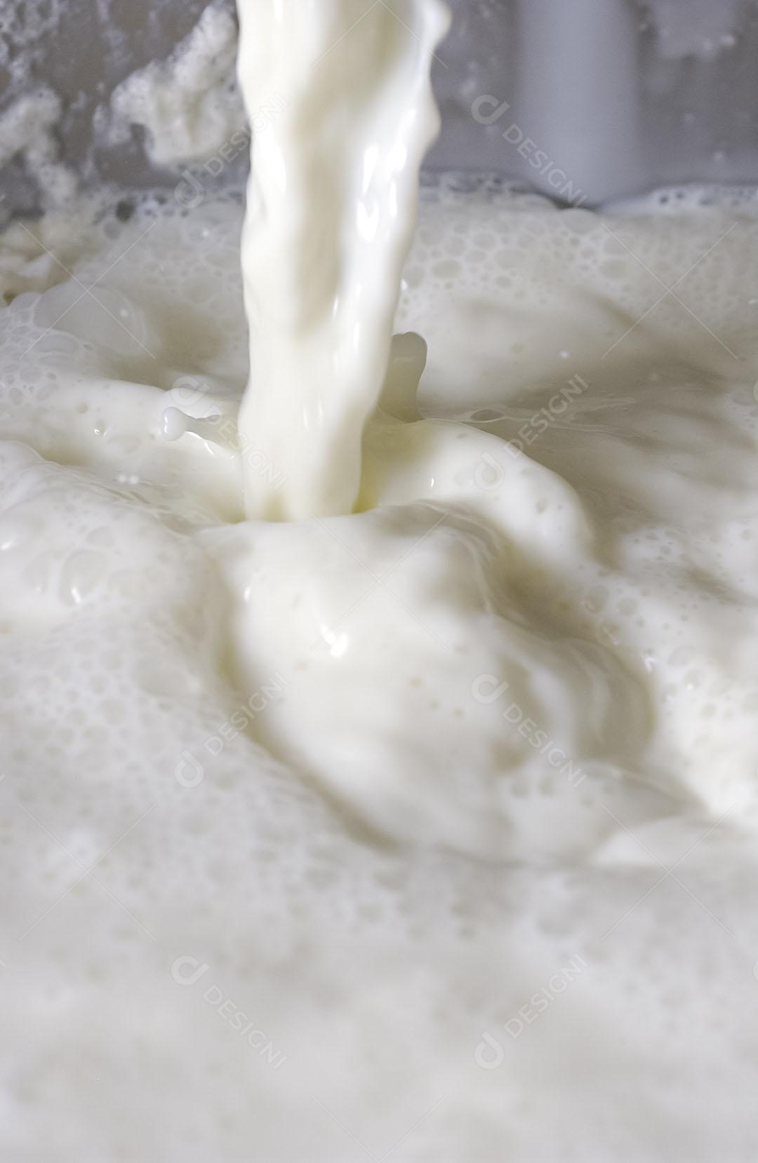 Leite Fresco Bolhas Formando 6 Imagem JPG