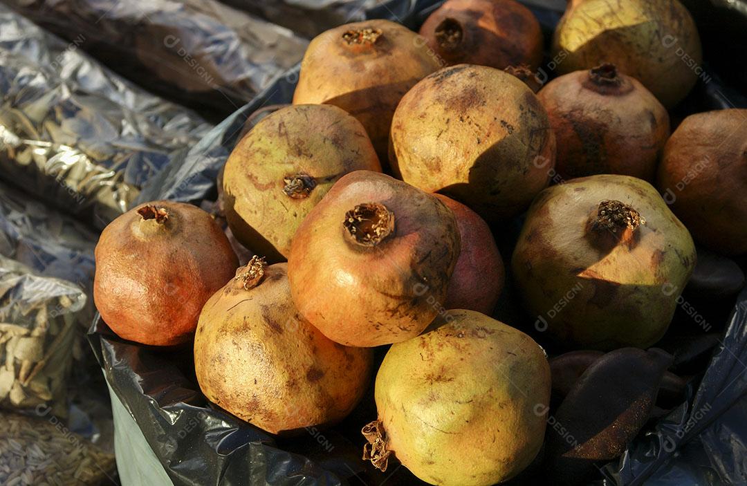 Foto De Romã Na Feira 3 Imagem JPG