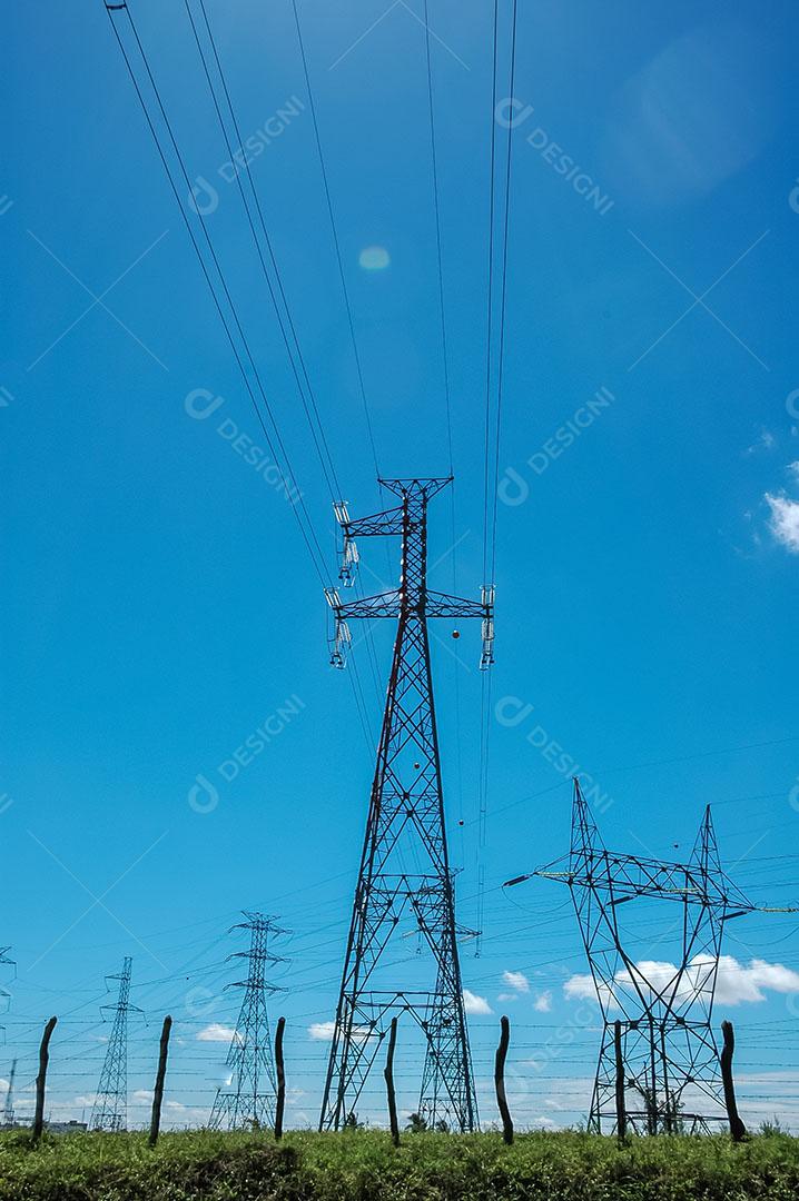 Foto Torre de Transmissão de Eletricidade de Alta Tensão Imagem JPG