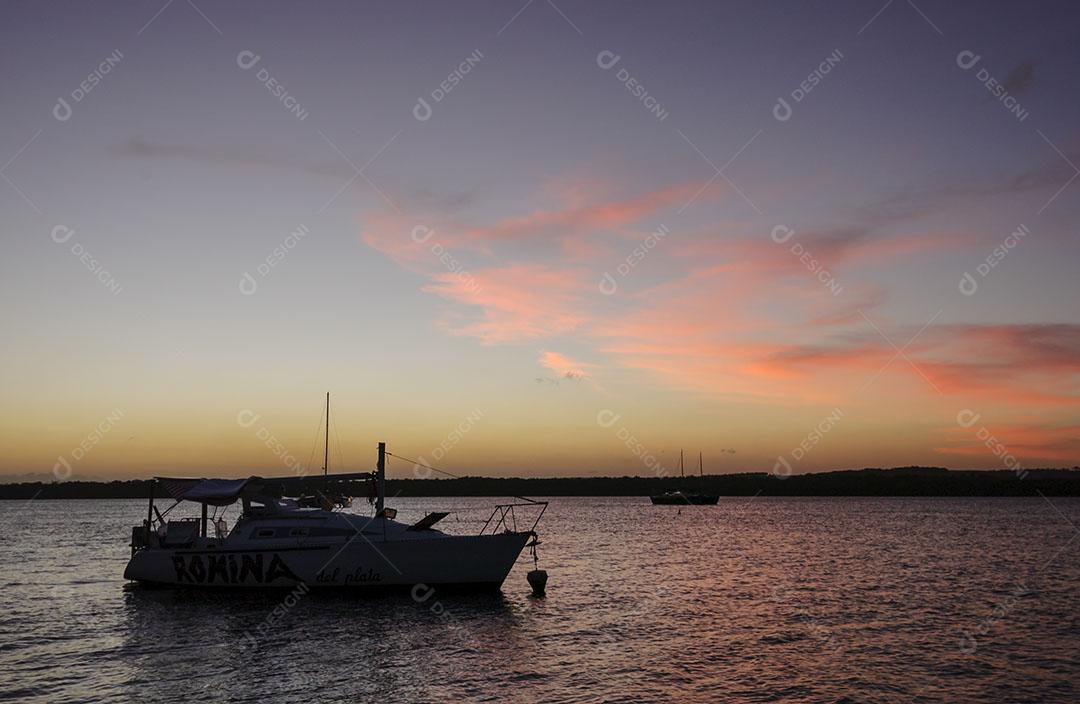 Barcos Ao Pôr Do Sol Na Praia Do Jacaré 4 Imagem JPG