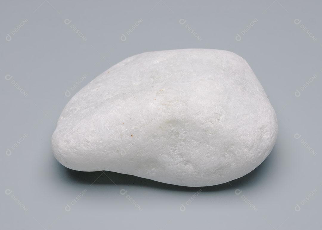 Pedra De Massagem Relaxante Isolada Em Fundo Neutro 1 Imagem JPG