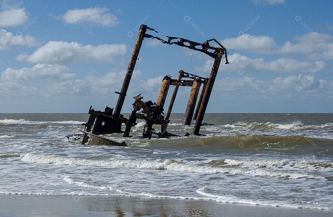 Barco Altair Encalhado Na Praia Do Cassino 5 Imagem JPG