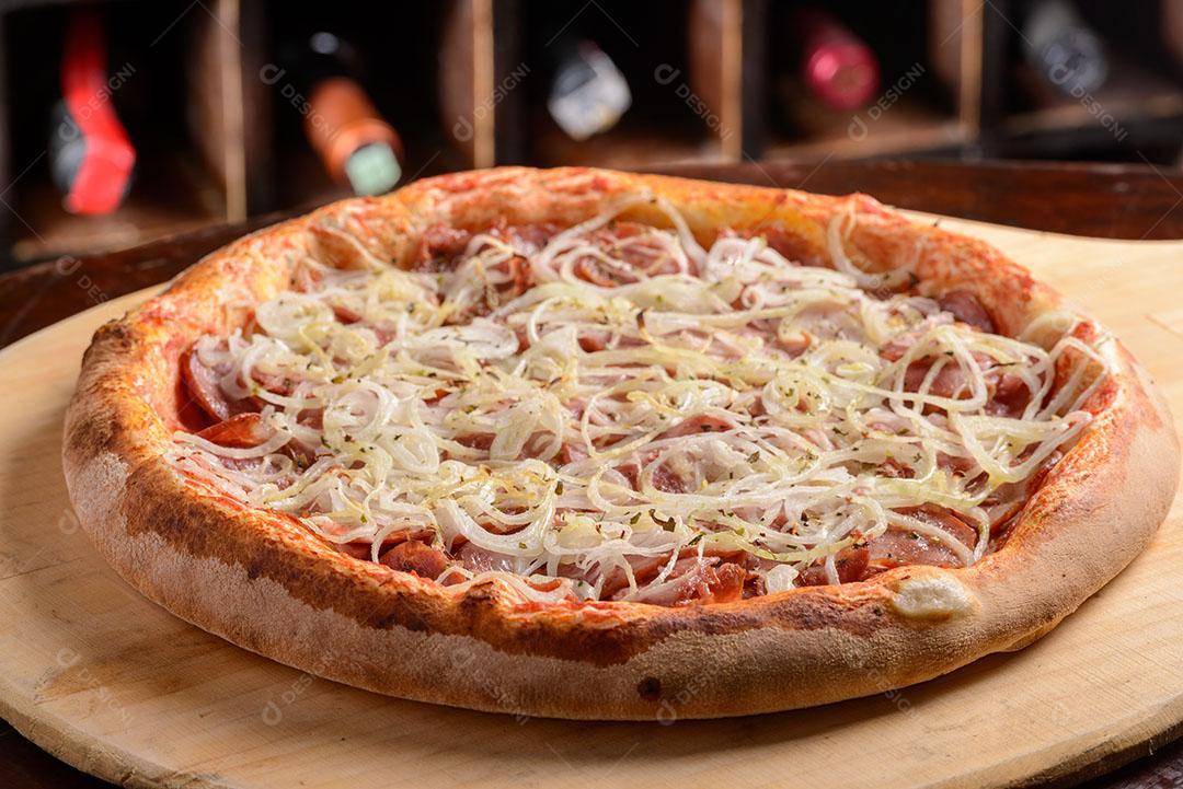 Pizza De Calabresa Com Cebola Imagem JPG