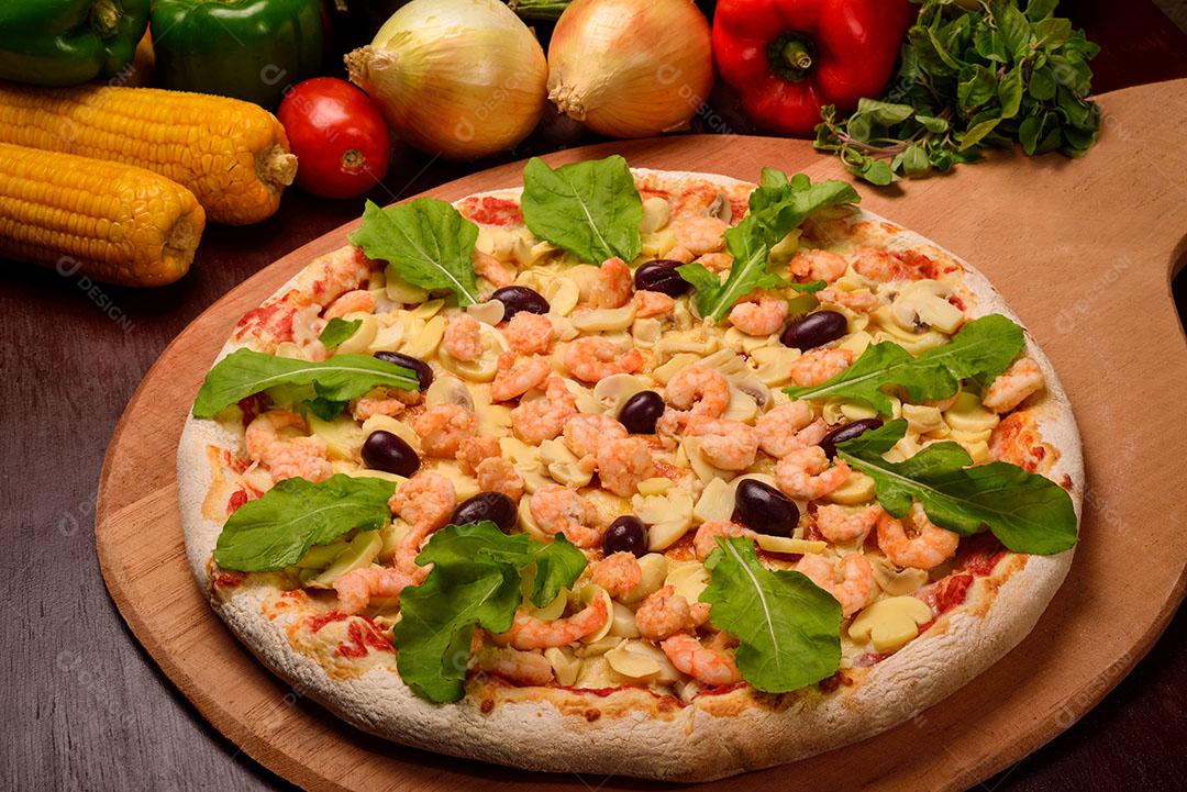 Pizza De Camarão E Cogumelos Com Rúcula 2 Imagem JPG