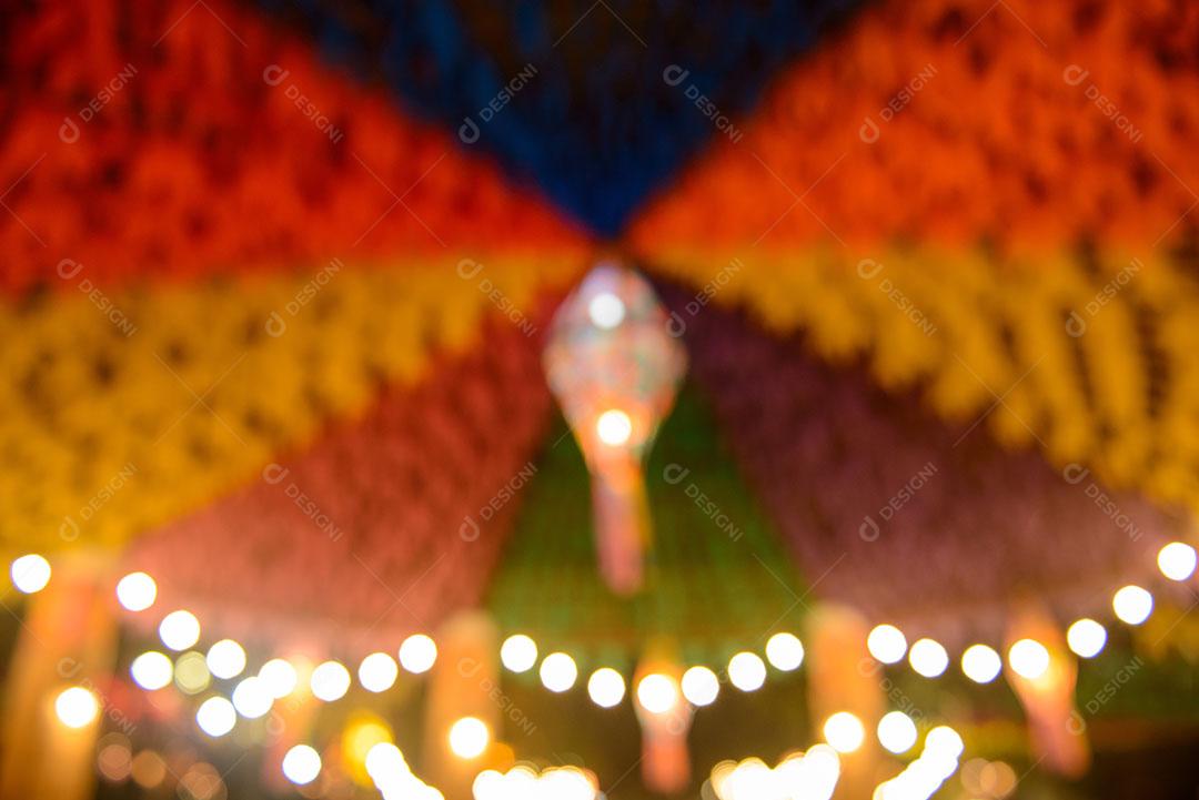 Bandeiras Coloridas E Balão Decorativo Para Festas Juninas 6 Imagem JPG