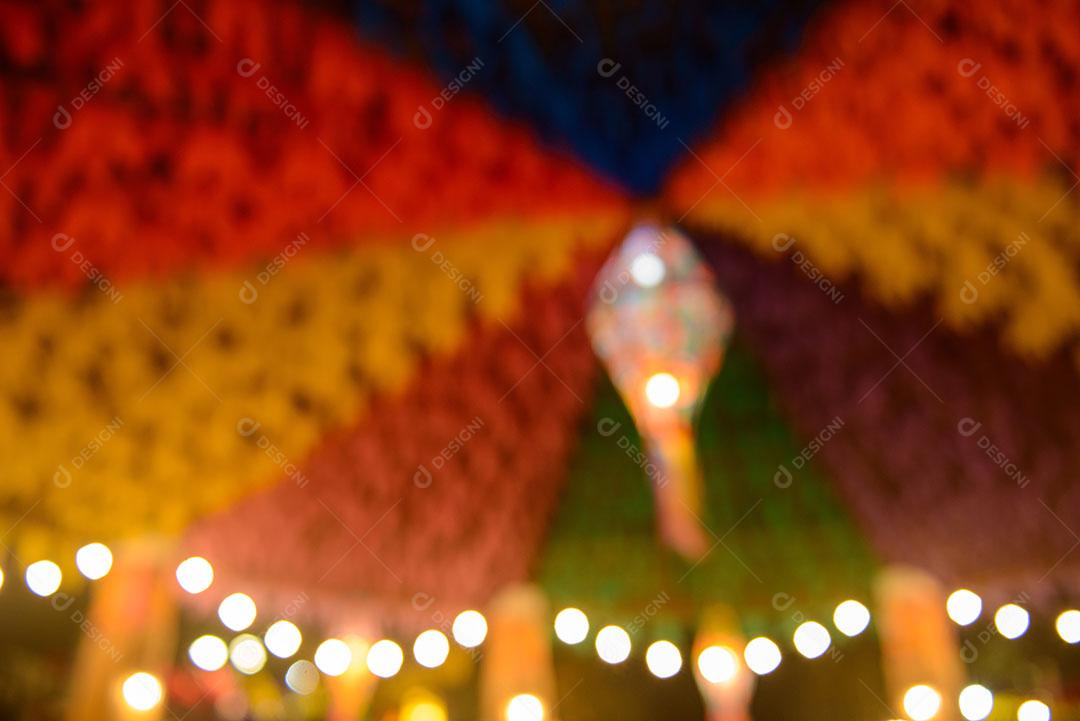 Bandeiras Coloridas E Balão Decorativo Para Festas Juninas 5 Imagem JPG