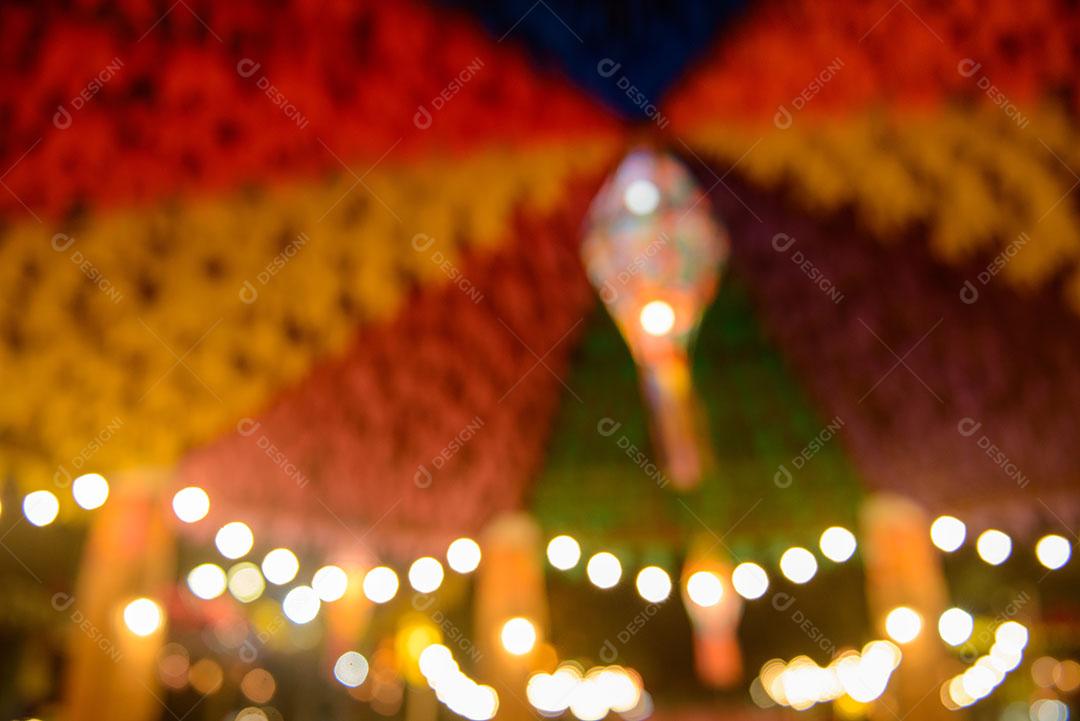 Bandeiras Coloridas E Balão Decorativo Para Festas Juninas 4 Imagem JPG