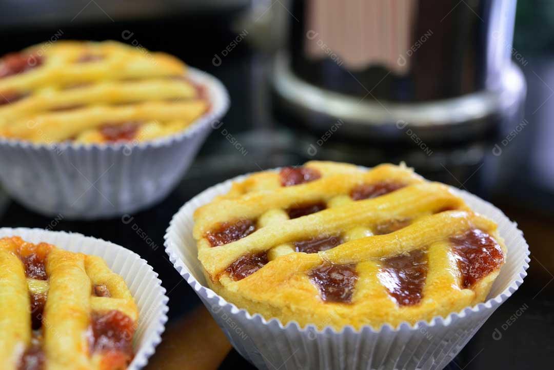 Torta De Queijo Com Geleia De Goiaba