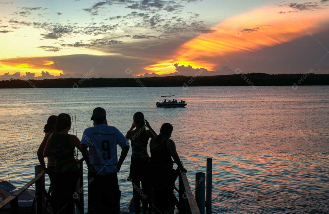 Foto Paisagem Por do Sol Com Pessoas Imagem JPG