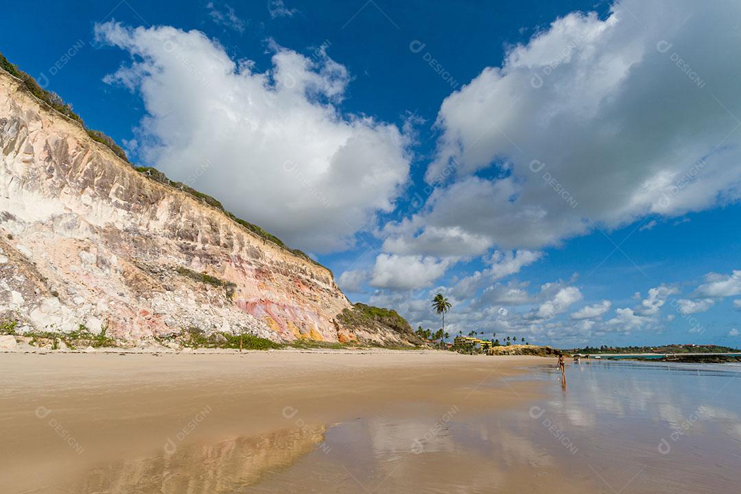 Foto Praia Mar Céu Limpo Penhasco Turistas Imagem JPG