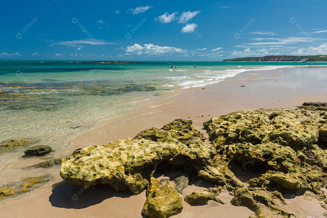 Foto Praia Mar Céu Limpo Penhasco Turistas Imagem JPG