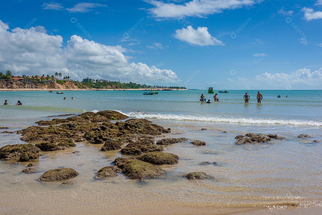 Foto Praia Mar Céu Limpo Penhasco Turistas Imagem JPG