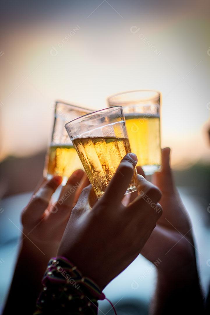 Foto Copo Cerveja Bar Sobre Festa Fundo Preto Imagem JPG