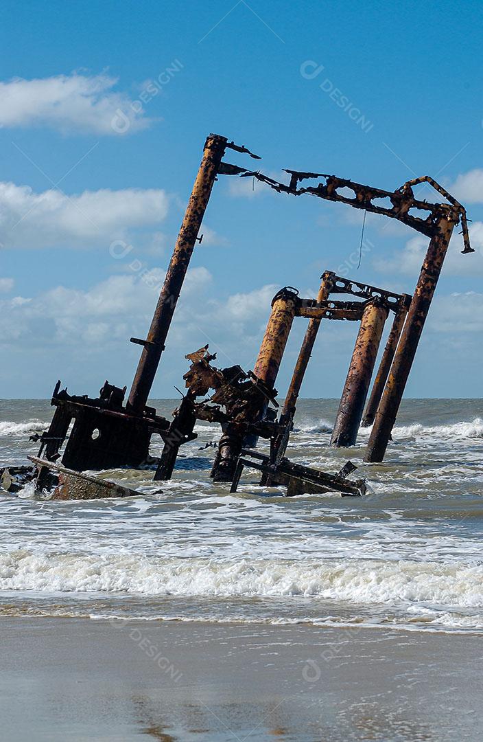 Barco Altair Encalhado na Praia do Cassino Rio Grande Rio Grande do Sul Imagem JPG