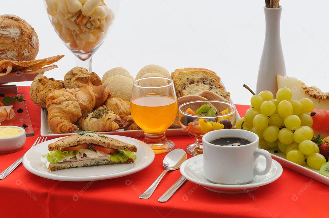 Foto Gastronomia Mesa Café da Manhã Xícara de Café Sanduíche Frutas Jarra Suco